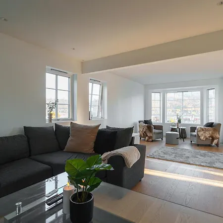 Apartment Modern House With Great View! *