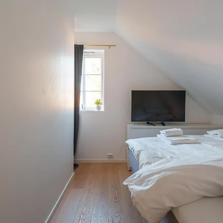 Modern House With Great View! *