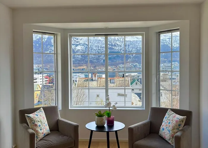 Modern House With Great View! *