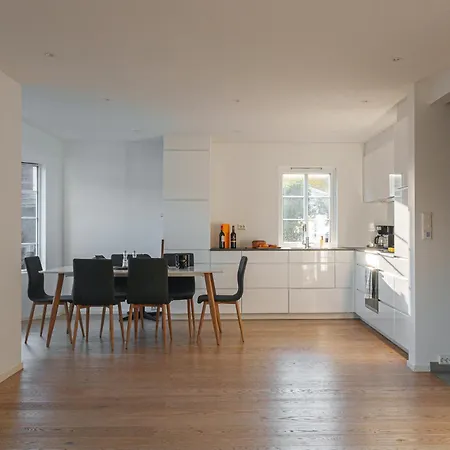Modern House With Great View! דירה טרומסה